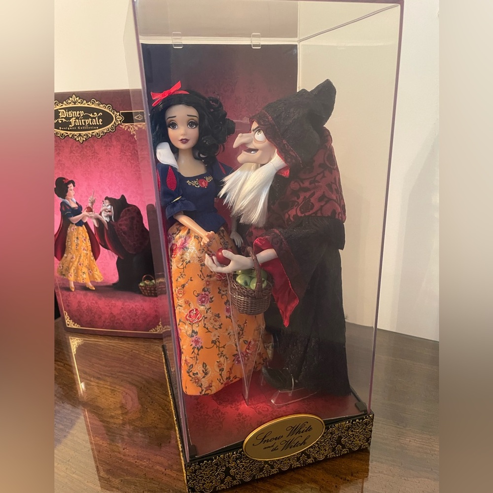 Snow White and evil queen Disney fairytail designer collection